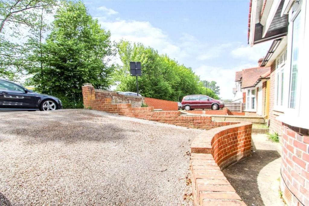 Accessible 3-Bedroom Bungalow With Patio +Drivewayサウサンプトン エクステリア 写真