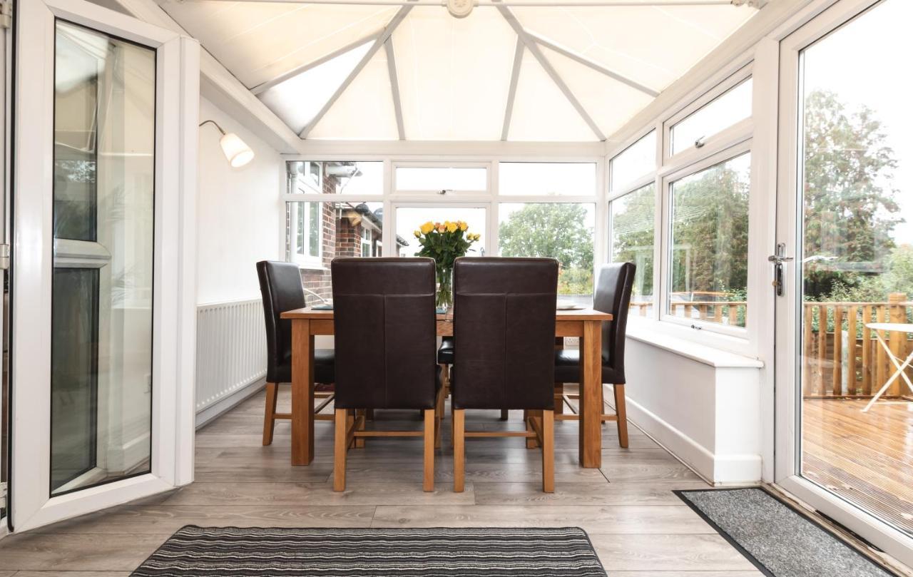 Accessible 3-Bedroom Bungalow With Patio +Drivewayサウサンプトン エクステリア 写真