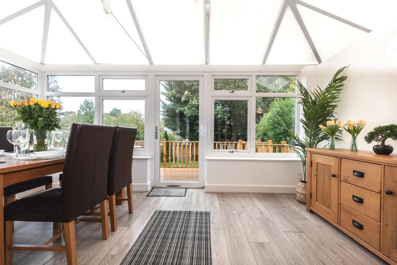 Accessible 3-Bedroom Bungalow With Patio +Drivewayサウサンプトン エクステリア 写真